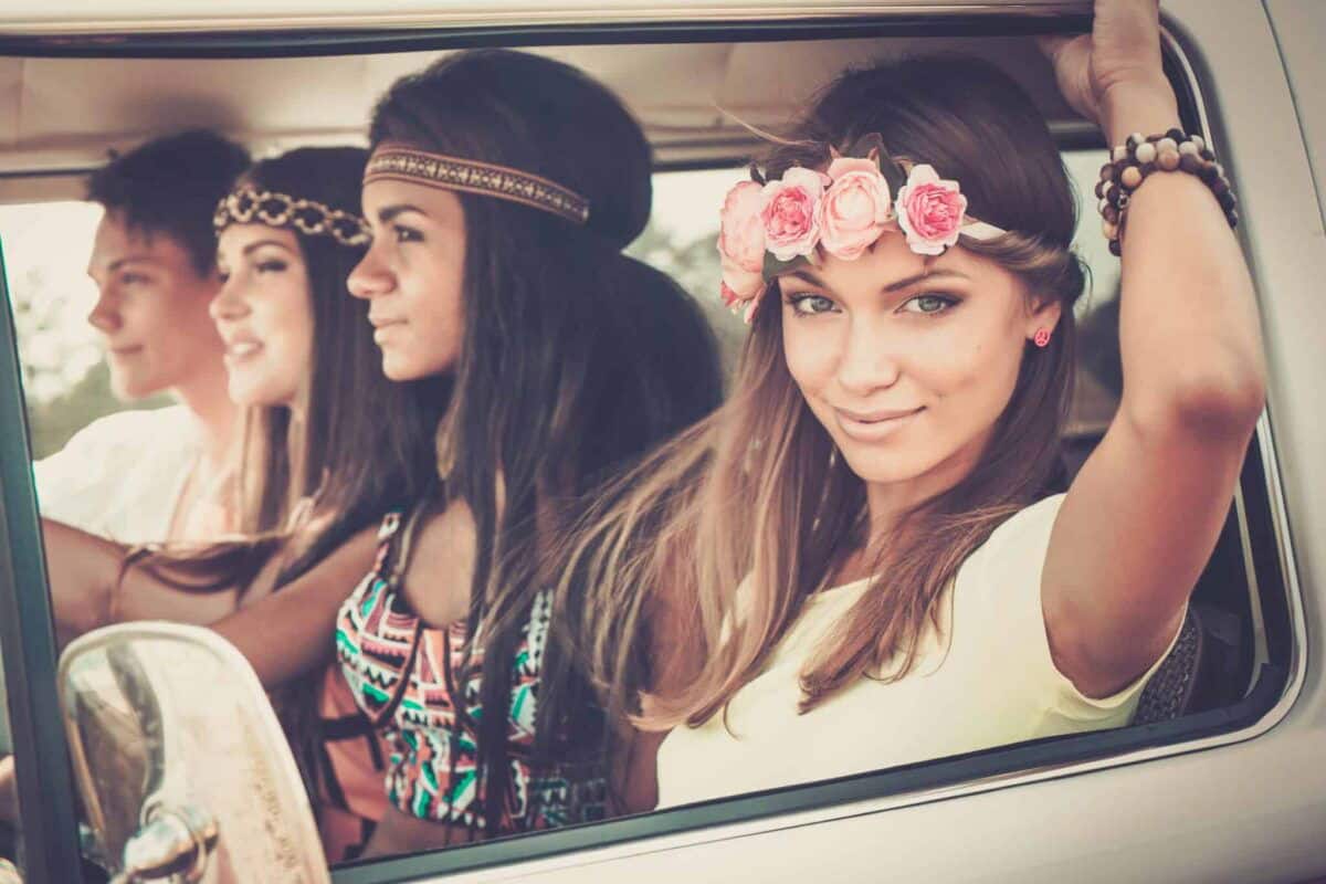 Les prénoms de l’ère des 70’s, une influence emblématique de la mode hippie