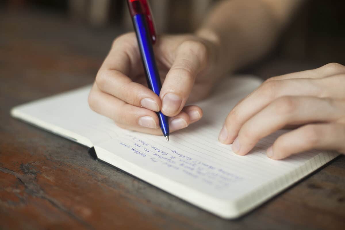 Comment écrire son prénom en différents styles calligraphiques